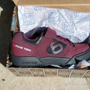 NWT 5.10 Maltese Bike Shoe